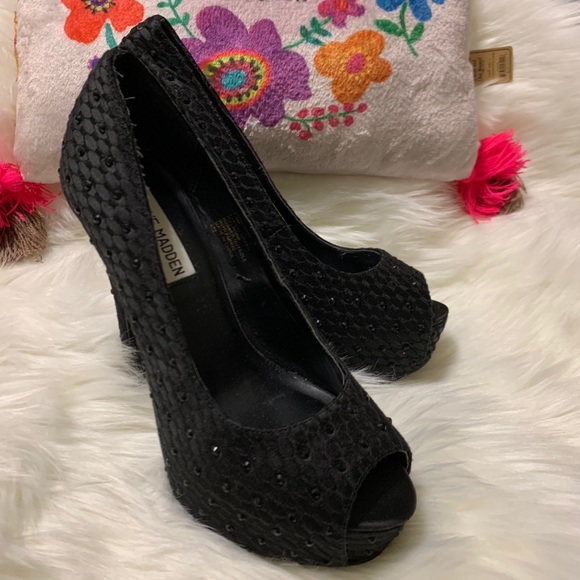 Steve Madden Redcarpt Satin Black Rhinestones - Picture 2 of 16